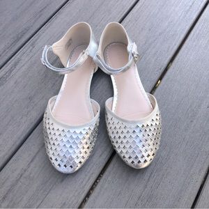Nine West Vivian Flat Grade School Silver Girls Dress Shoes/Sandals - Size 6